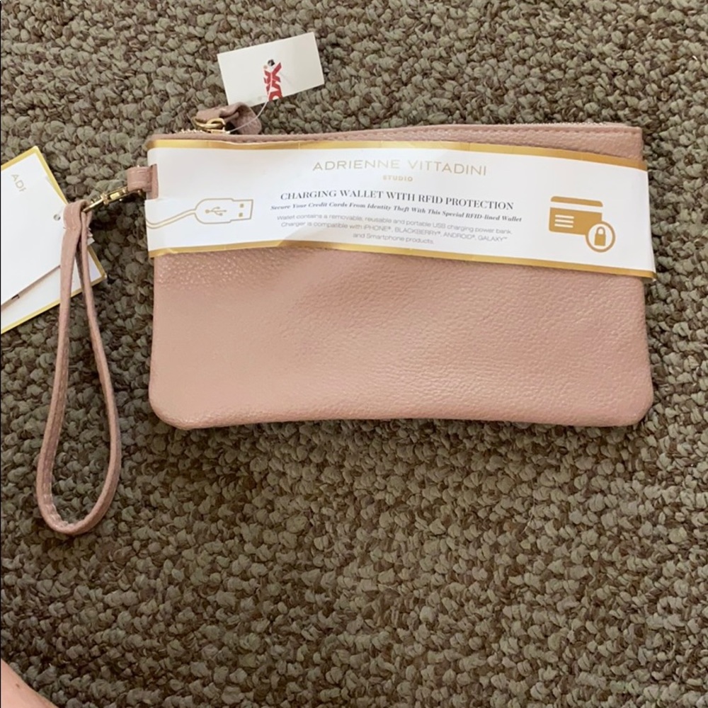 Wristlet bag